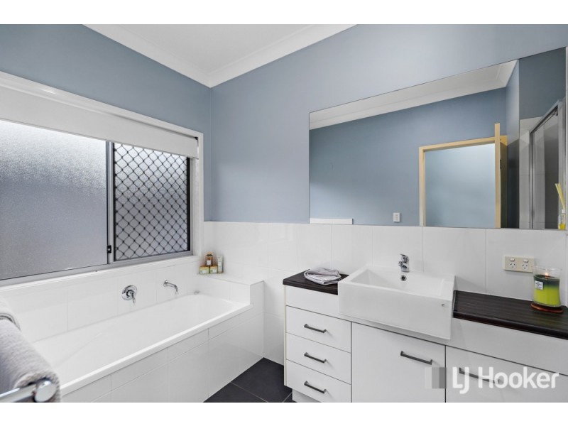 2 Cimmaron Circuit, Thornlands QLD 4164