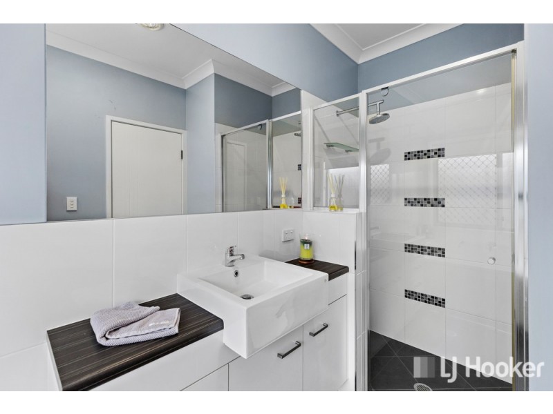 2 Cimmaron Circuit, Thornlands QLD 4164