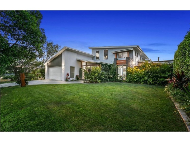 2 Red Gum Crescent, Wakerley QLD 4154