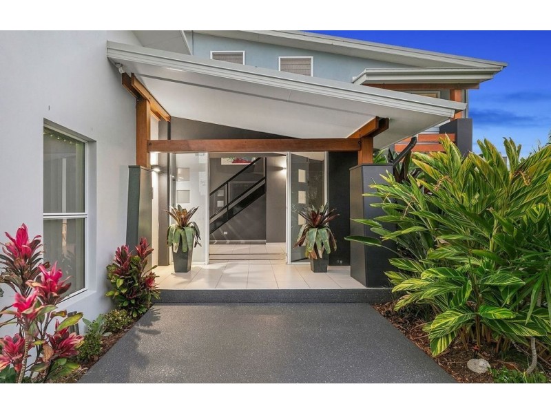 2 Red Gum Crescent, Wakerley QLD 4154