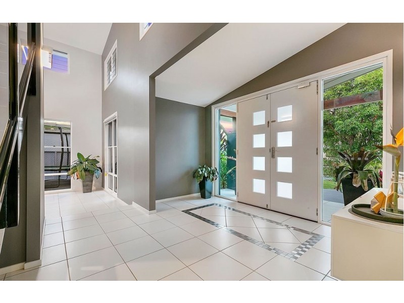 2 Red Gum Crescent, Wakerley QLD 4154