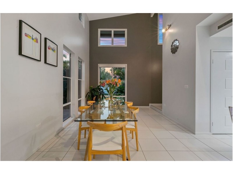 2 Red Gum Crescent, Wakerley QLD 4154
