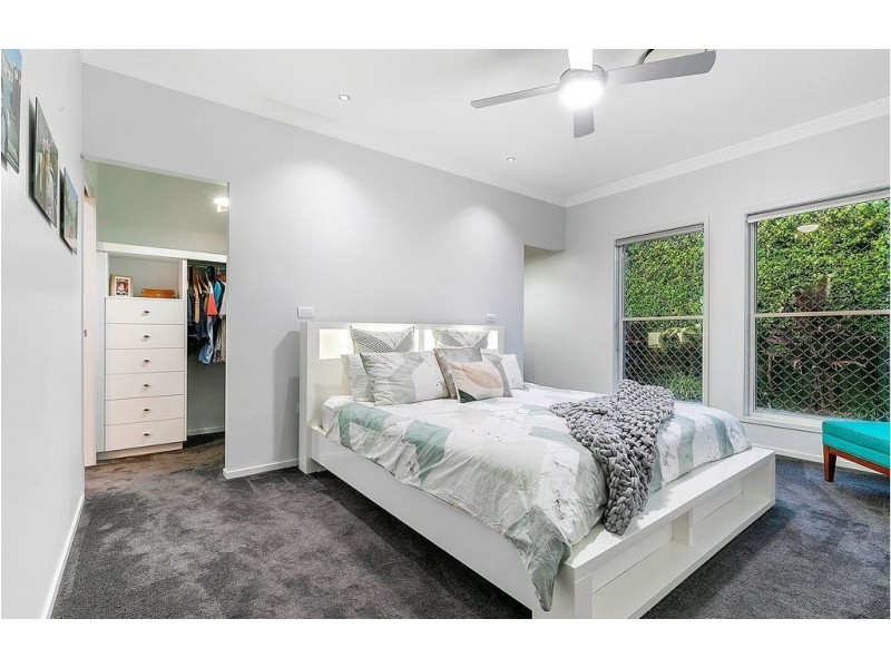 2 Red Gum Crescent, Wakerley QLD 4154