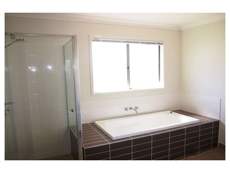 19 Custodian Crescent, Ormeau QLD 4208