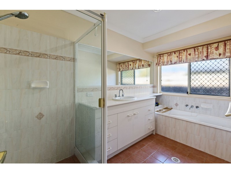 1 Amber Place, Alexandra Hills QLD 4161