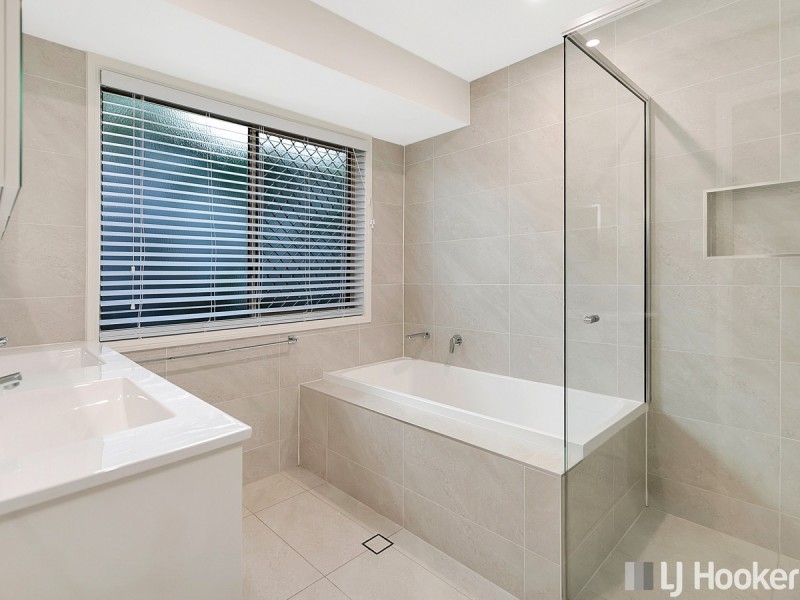 4 Bottlebrush Court, Victoria Point QLD 4165