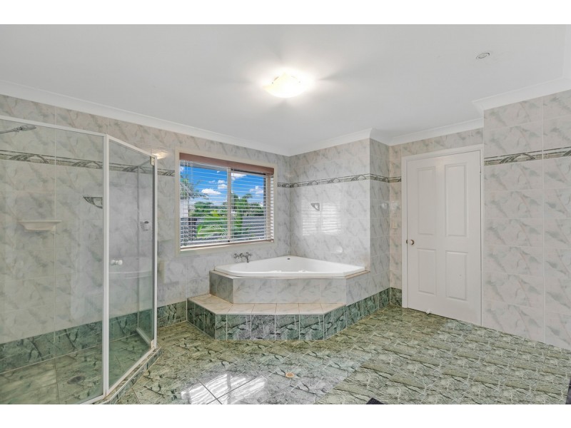 15 Caravel Court, Raby Bay QLD 4163