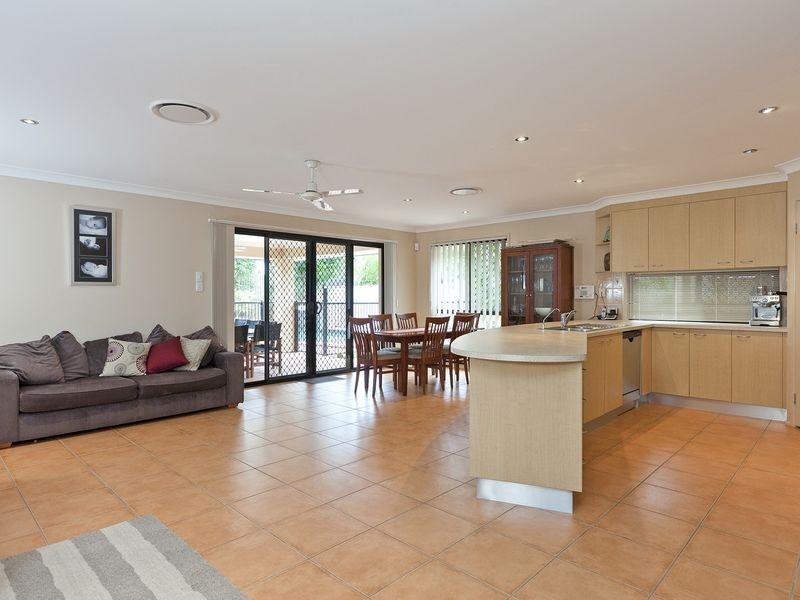 30 Trafalgar Vale Avenue, Wellington Point QLD 4160