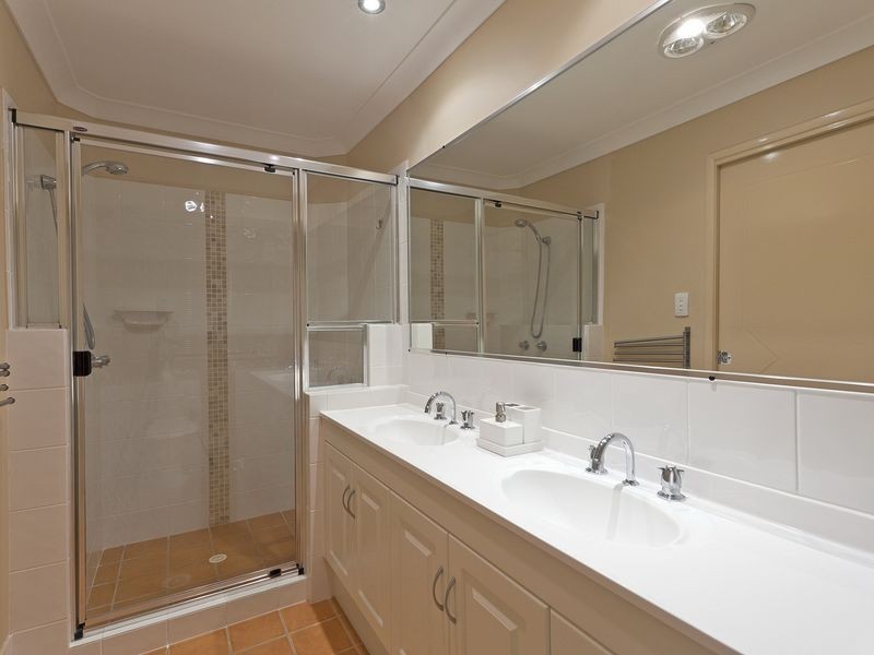 30 Trafalgar Vale Avenue, Wellington Point QLD 4160