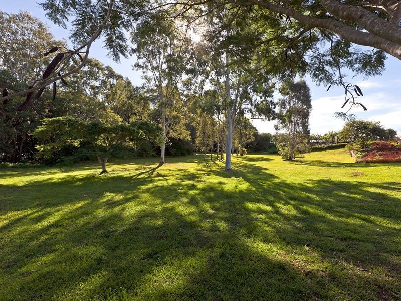 8 Buckler Court, Redland Bay QLD 4165