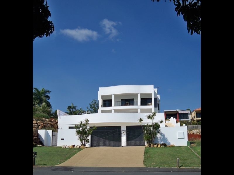 37 Esplanade, Redland Bay QLD 4165