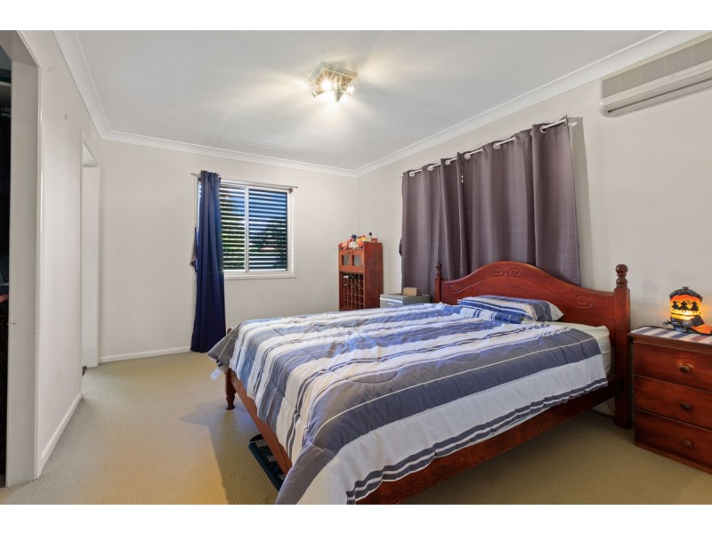 30 Dart Street, Redland Bay QLD 4165