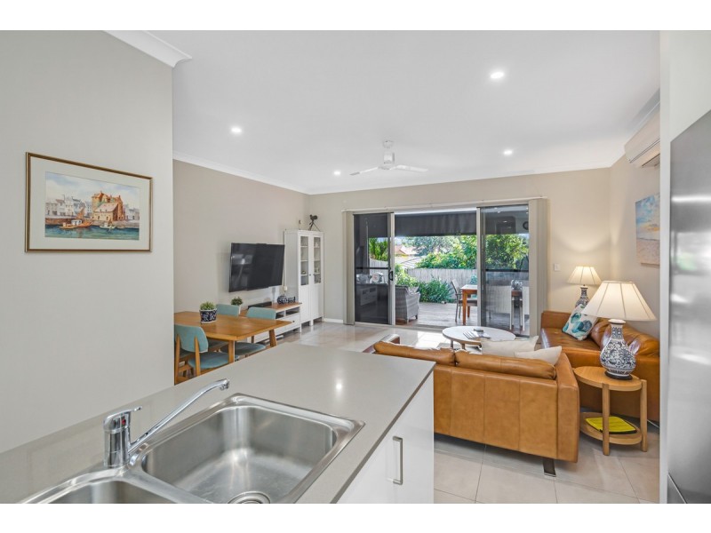 42 Russell Street, Cleveland QLD 4163