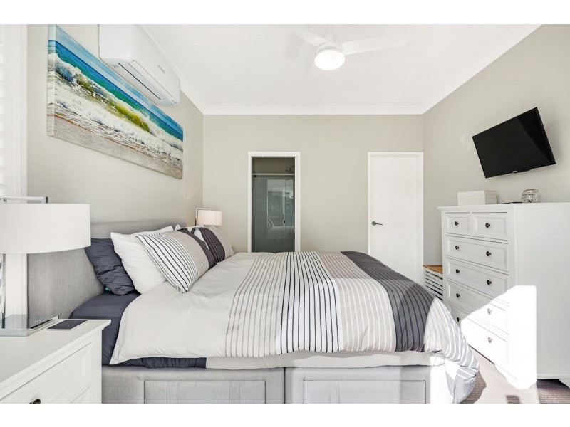 42 Russell Street, Cleveland QLD 4163