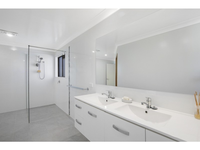 17 Beveridge Road, Thornlands QLD 4164