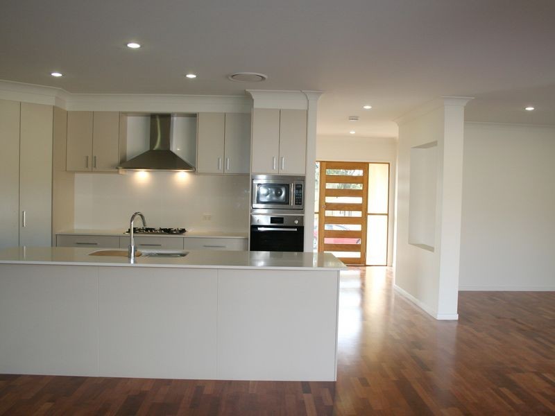 9 Pyrus Place, Redland Bay QLD 4165