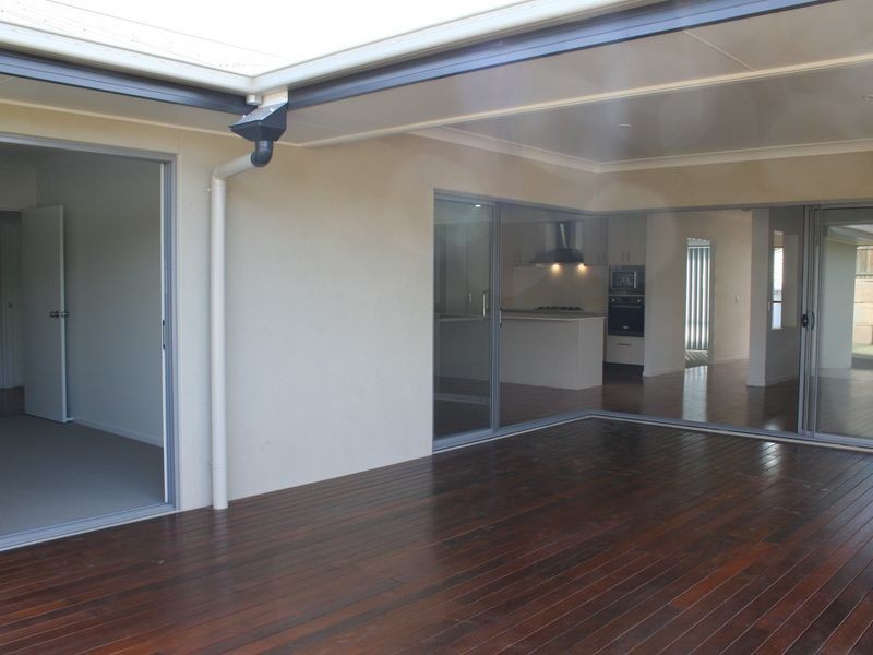 9 Pyrus Place, Redland Bay QLD 4165