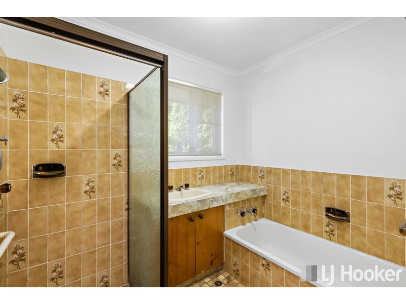 6 Marine Street, Redland Bay QLD 4165