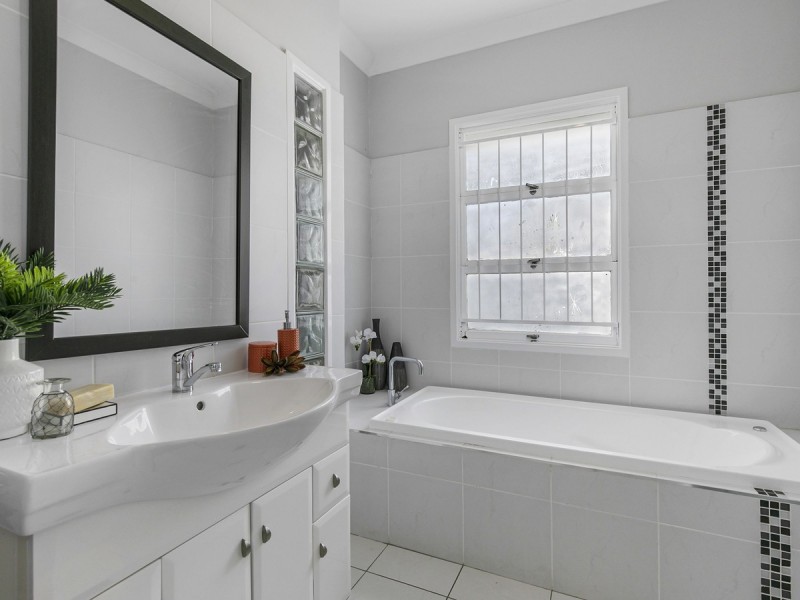 50 Brinawa Street, Camp Hill QLD 4152