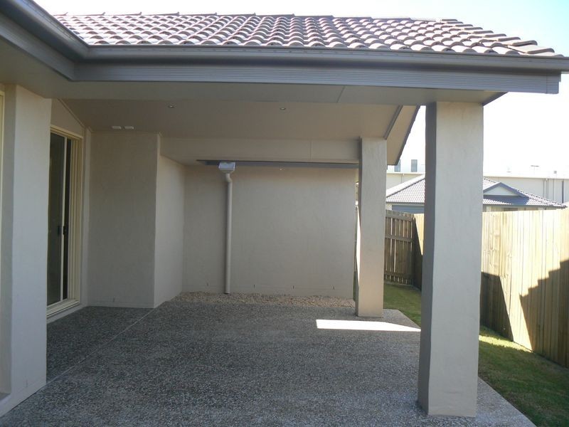 8 Pentecost Place, Redland Bay QLD 4165