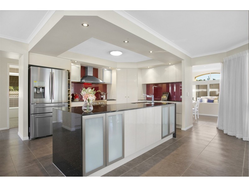 11 John Samuel Place, Ormiston QLD 4160