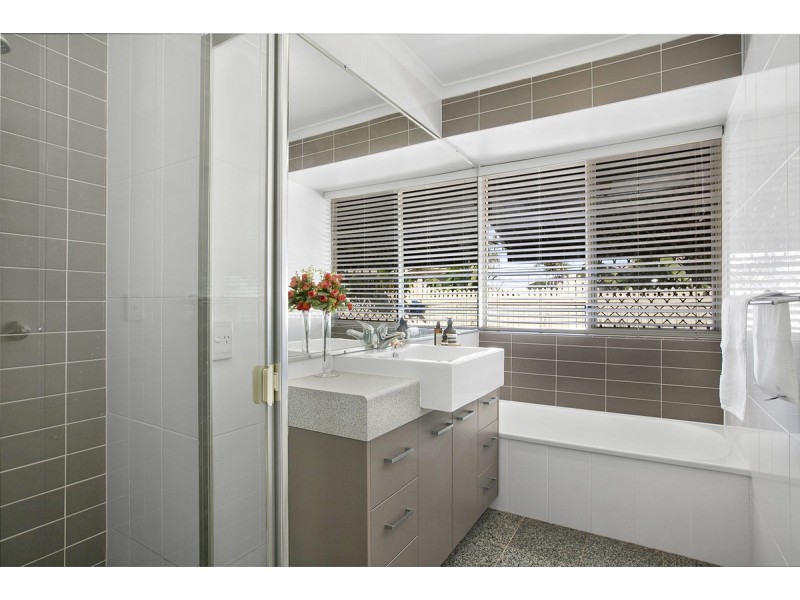 11 John Samuel Place, Ormiston QLD 4160