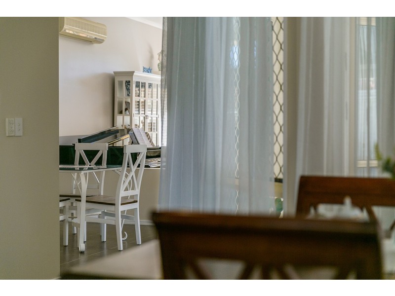 11 John Samuel Place, Ormiston QLD 4160