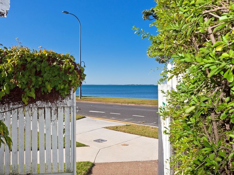 55 Waterloo Esplanade, Wynnum QLD 4178