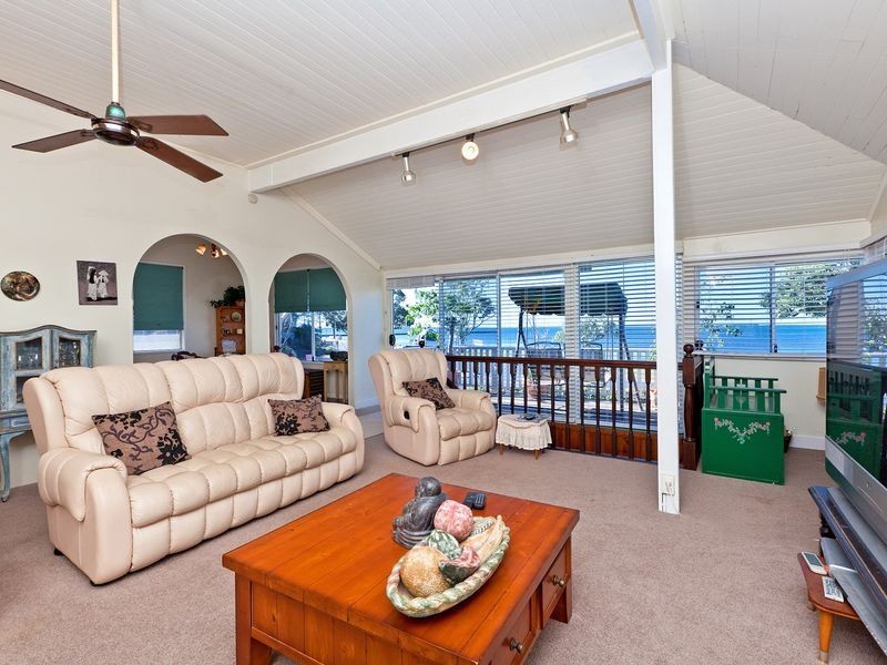 55 Waterloo Esplanade, Wynnum QLD 4178