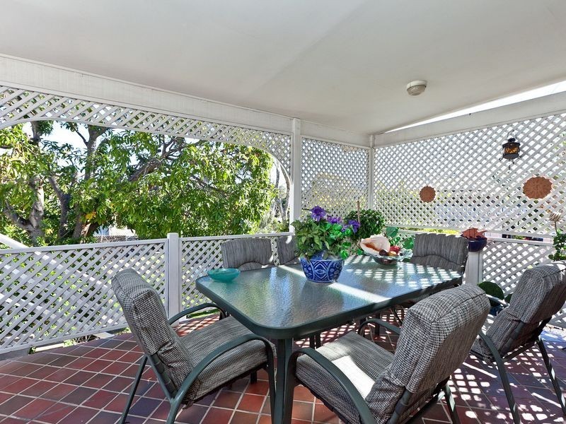 55 Waterloo Esplanade, Wynnum QLD 4178