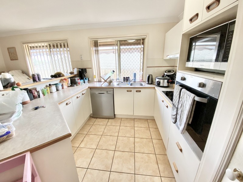 11 Roger Court, Redland Bay QLD 4165