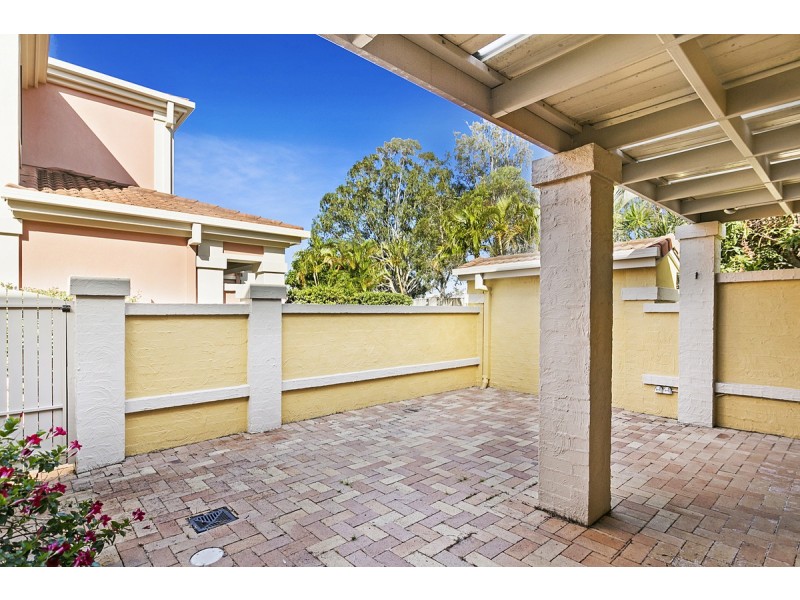 60/6 Harbourview Court, Raby Bay QLD 4163