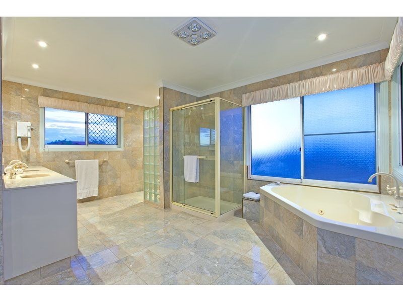 7 Carling Court, Raby Bay QLD 4163