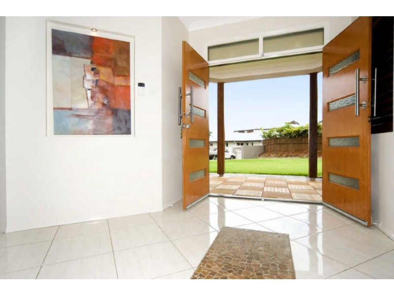8 Yorston Place, Ormiston QLD 4160