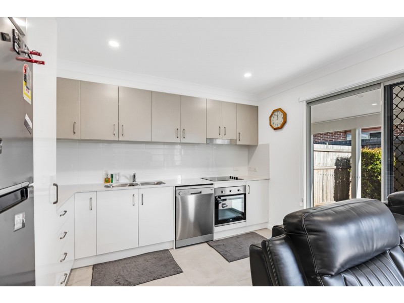 3/22 Moore Street, Victoria Point QLD 4165