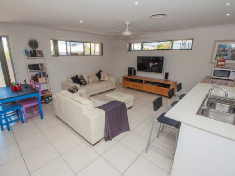35 Stradbroke Street, Redland Bay QLD 4165