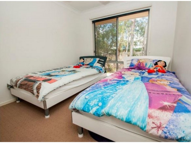 35 Stradbroke Street, Redland Bay QLD 4165