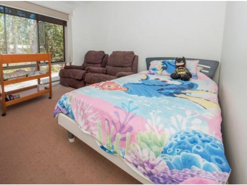 35 Stradbroke Street, Redland Bay QLD 4165