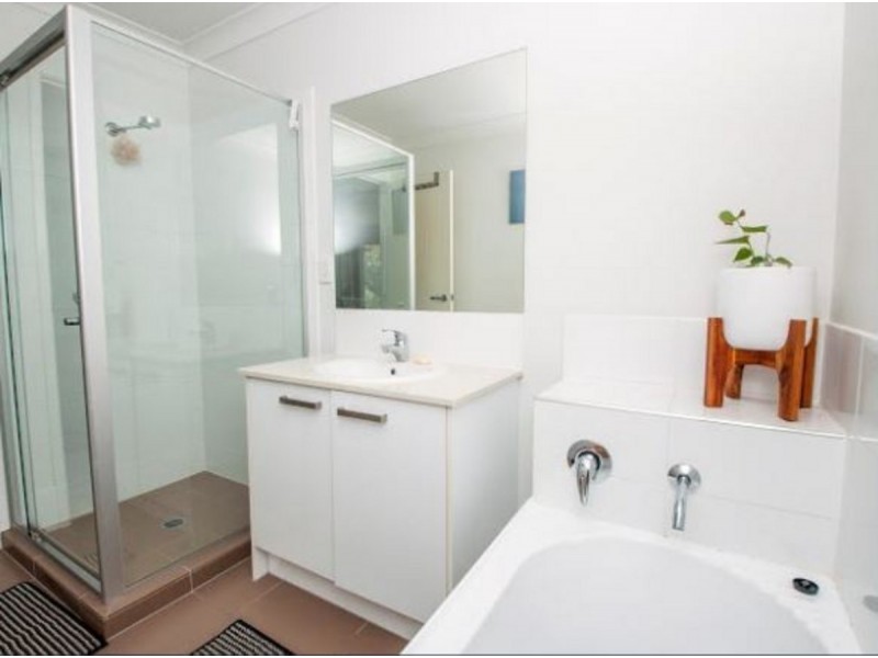 35 Stradbroke Street, Redland Bay QLD 4165