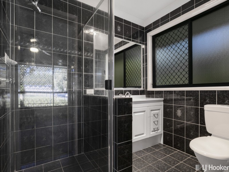 11 Trafalgar Vale Avenue, Wellington Point QLD 4160