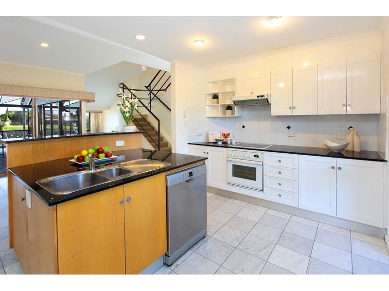 33 Anchorage Drive, Cleveland QLD 4163