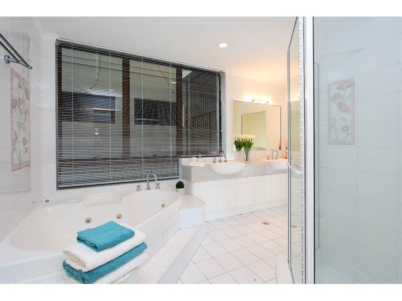 33 Anchorage Drive, Cleveland QLD 4163