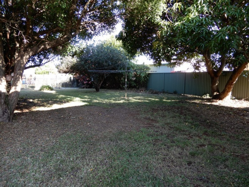 364 Bloomfield Street, Cleveland QLD 4163