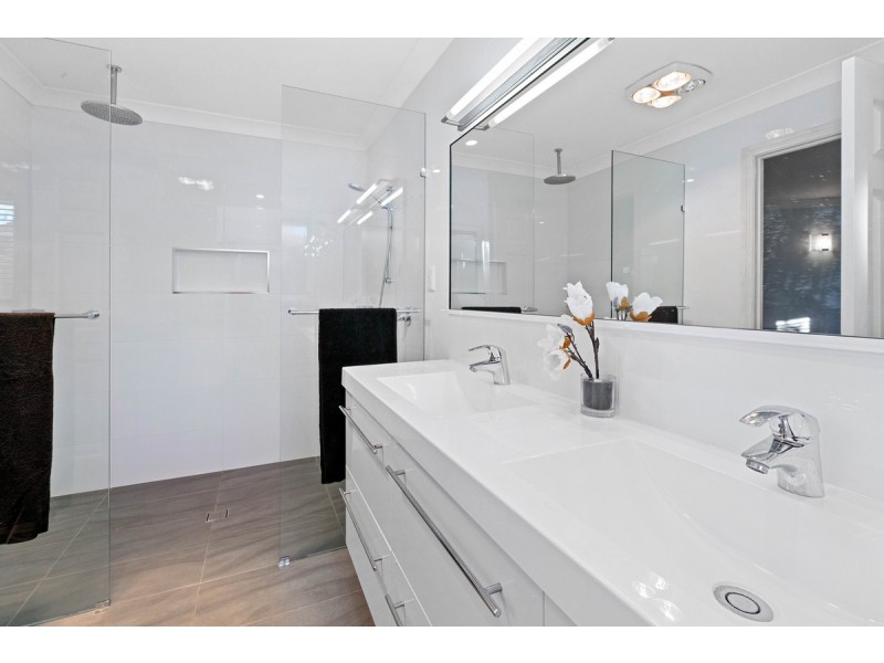 2 Pennant Court, Birkdale QLD 4159