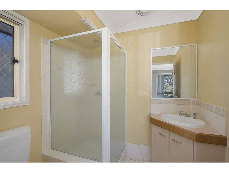 32 Fairway Drive, Redland Bay QLD 4165