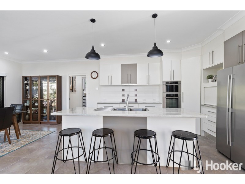 1 Parklink Drive, Redland Bay QLD 4165