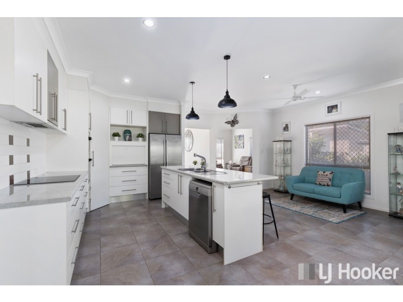 1 Parklink Drive, Redland Bay QLD 4165