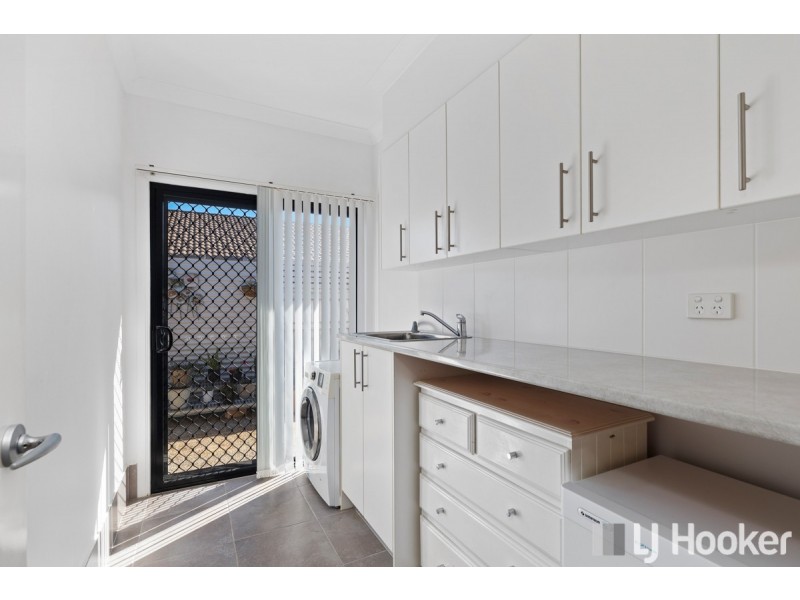 1 Parklink Drive, Redland Bay QLD 4165