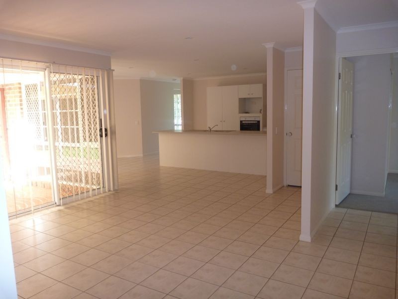 11 Fletcher Terrace, Ormiston QLD 4160