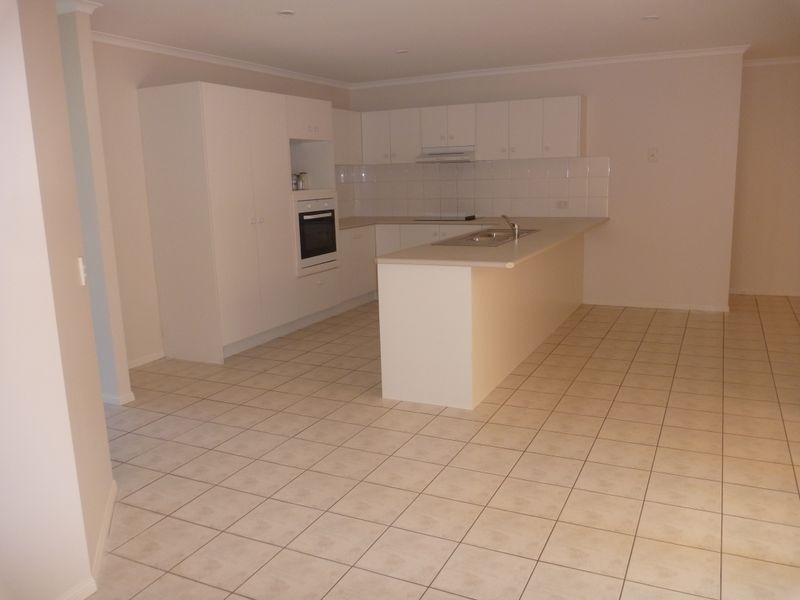 11 Fletcher Terrace, Ormiston QLD 4160